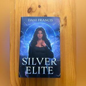 Dani Francis Silver Elite - Fairyloot
